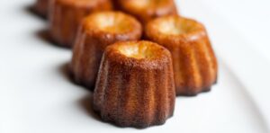 canneles-emmental-cumin-komijn-gebakjes
